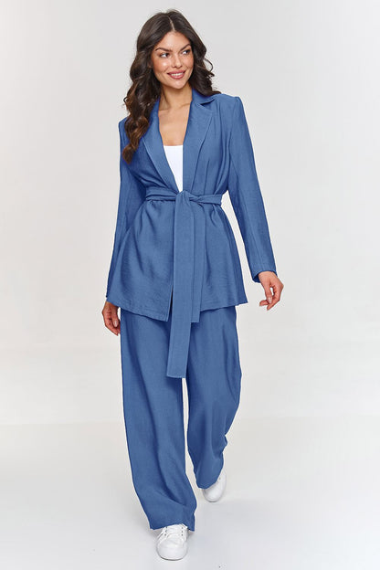 Tailored women's set from Makadamia featuring a chic jacket and flowing pants, embodying modern elegance.