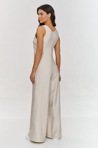 Elegant wide leg jumpsuit with a V-neckline by Makadamia, designed for stylish women seeking a chic and sophisticated outfit.