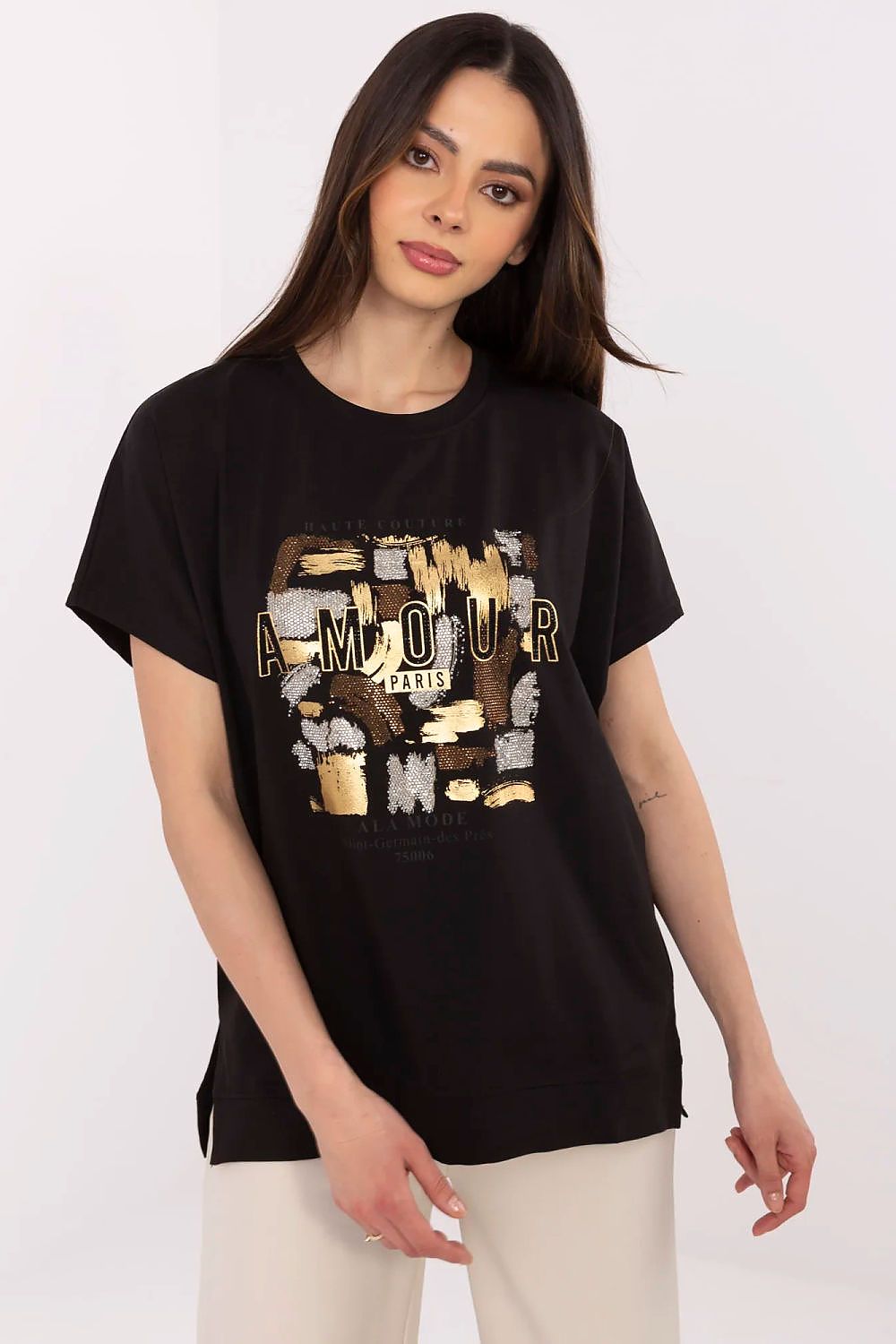 Chic casual blouse made from high-quality materials, featuring fashionable details, available from Factory Price in size options.