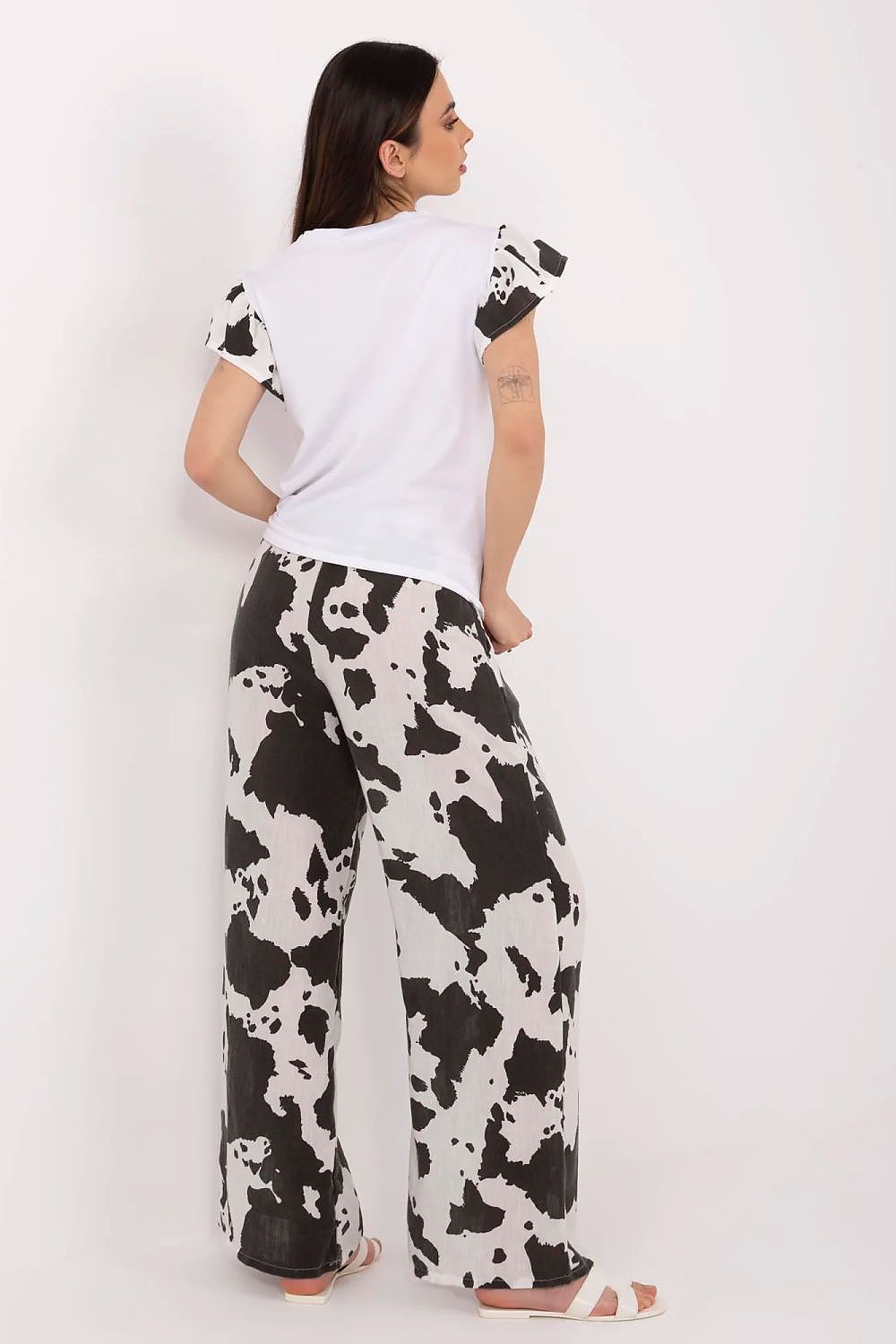 High-waisted wide-leg pants set by Italy Moda, offering comfort and elegance, ideal for casual and sophisticated occasions.