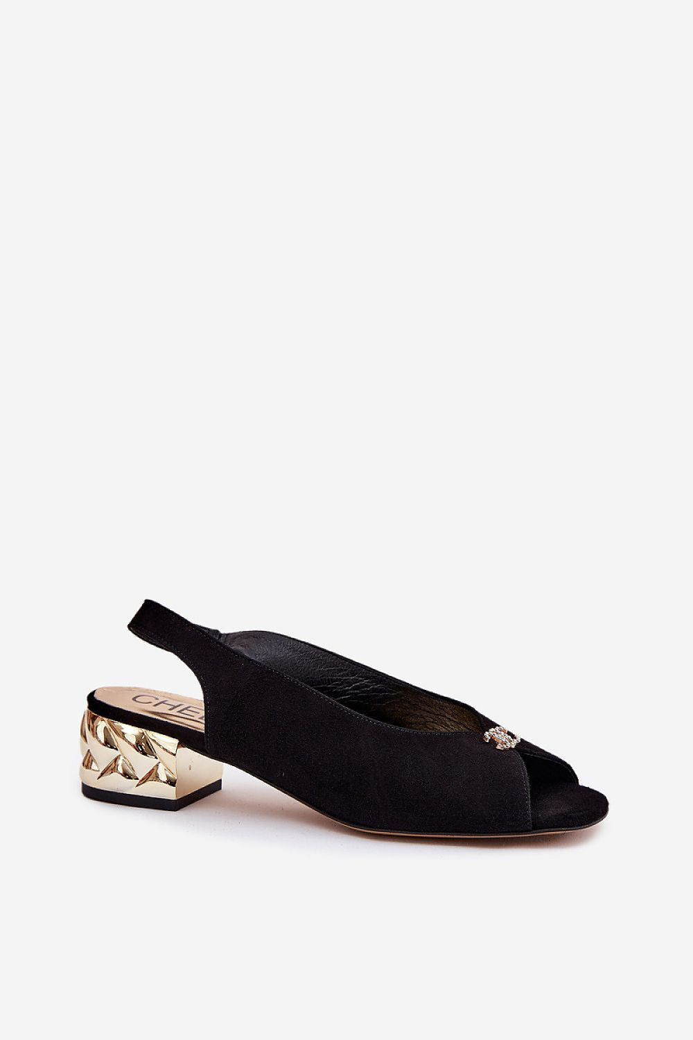 Step in Style's elegant women's sandals made of fine natural leather, featuring a contemporary design and a moderate heel height for comfort and style.