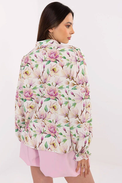 Stylish women's shirt in sizes S/M and L/XL by Lakerta, featuring exquisite ruffles and a timeless silhouette for a sophisticated look.