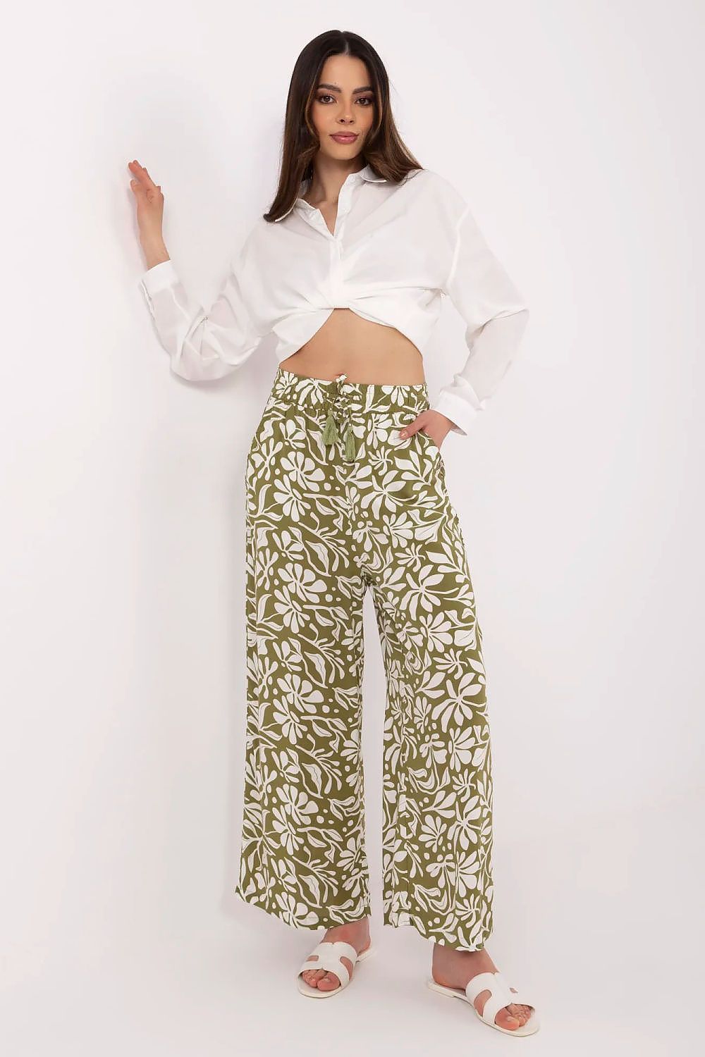 Sublevel women's high-waist trousers made from sustainable viscose, showcasing a luxurious casual style for everyday elegance.