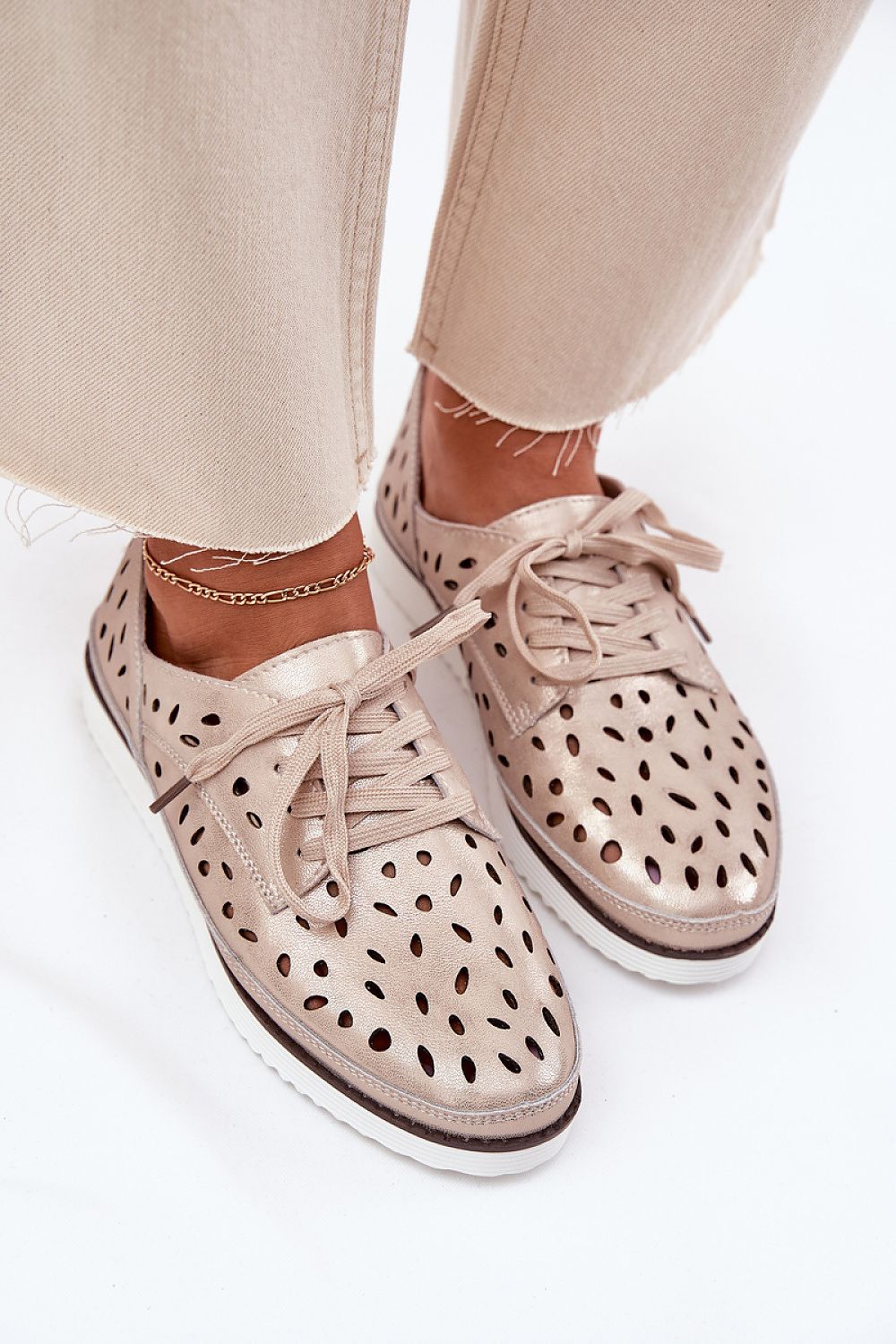 Elegant Women's Oxford Half Shoes in Natural Leather by Step in Style, showcasing a refined and luxurious design ideal for ultimate comfort. Available in sizes EU 36-41, featuring a light platform and perfect lacing system for an exquisite fit.