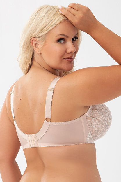 Comfort and style combined in Gorsenia Lingerie's elegant soft bra for larger busts, ideal for everyday wear and special occasions.
