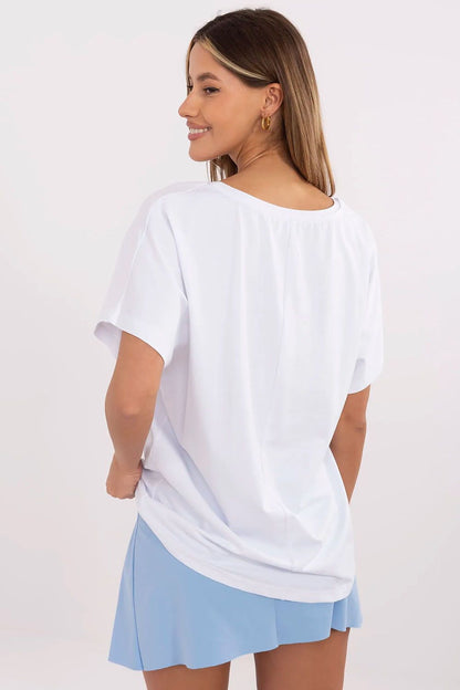 Factory Price luxury cotton spandex women's t-shirt, ideal for versatile styling with jeans, shorts or skirts.