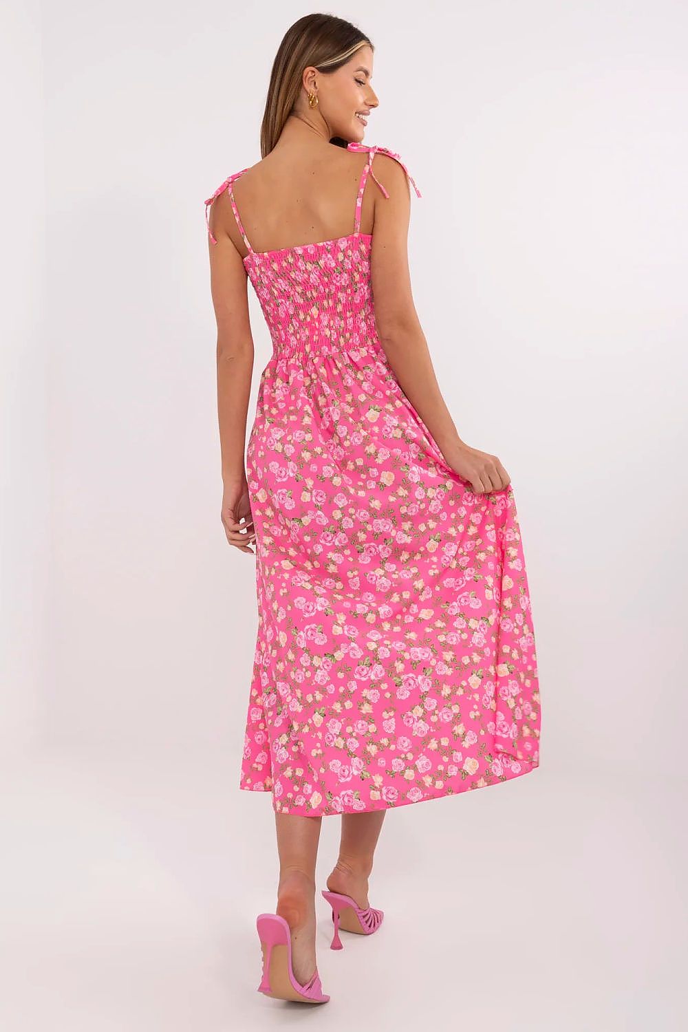 Front button closure of Italy Moda's stunning floral midi dress, combining practicality with romantic style.