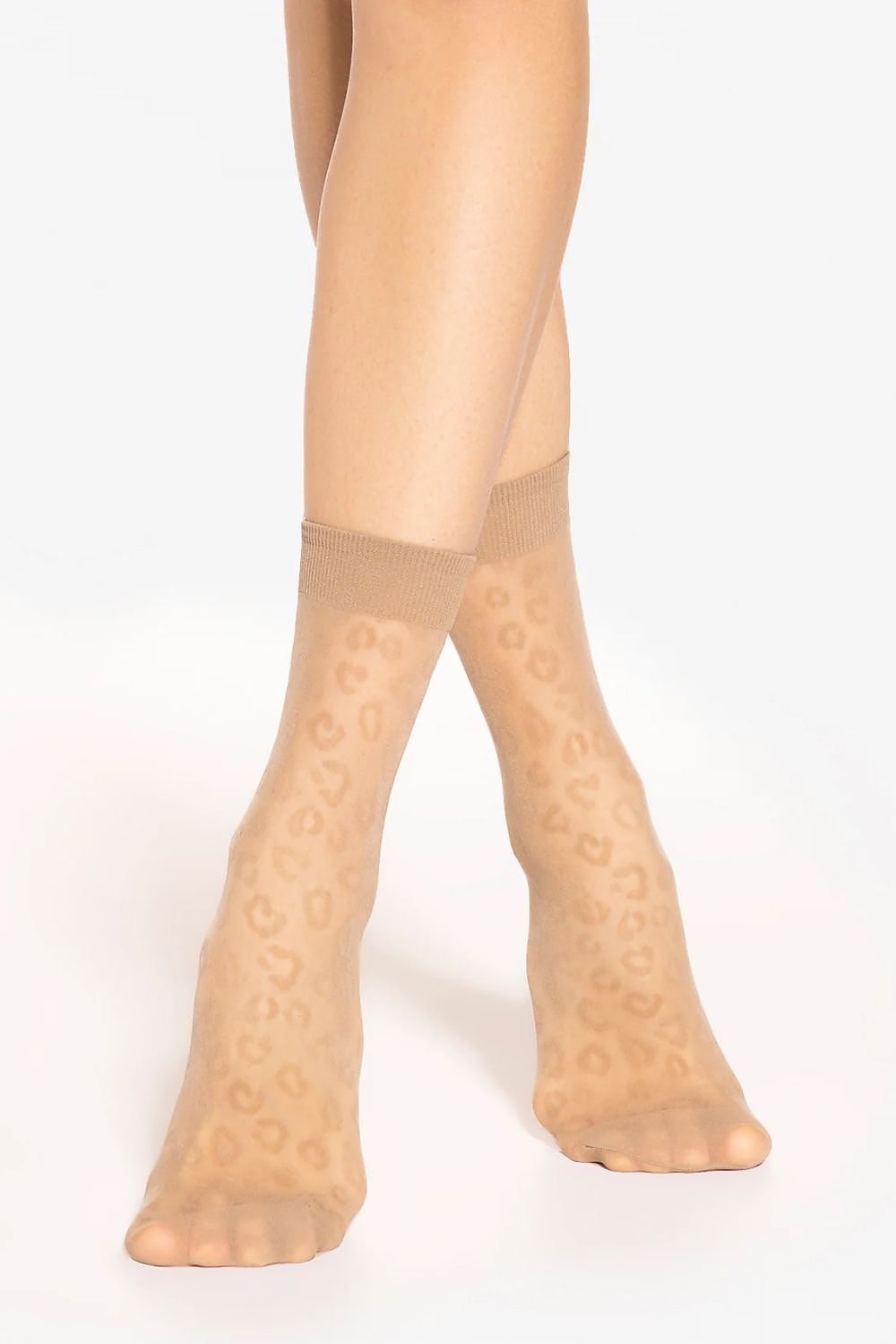 Gatta high socks for women featuring a stunning leopard pattern and 15 DEN thickness, designed for luxury and comfort.