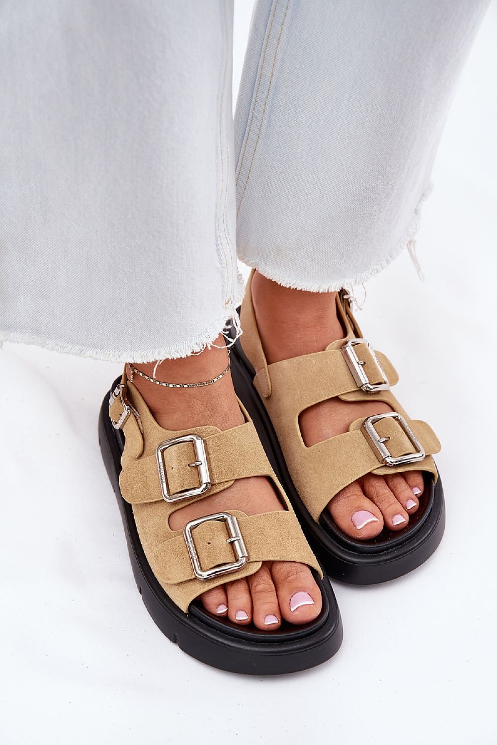 Fashionable women's platform sandals in supple suede with adjustable straps, created by Step in Style, the perfect accessory for stylish summer looks in EU sizes 36-41.
