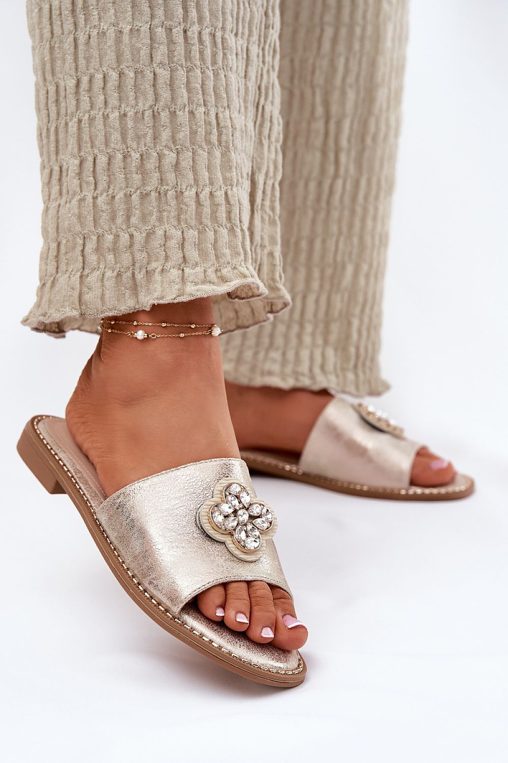 Elegant women's eco leather flip-flops by Step in Style, featuring a comfortable 2 cm heel and sophisticated design, perfect for summer outfits.