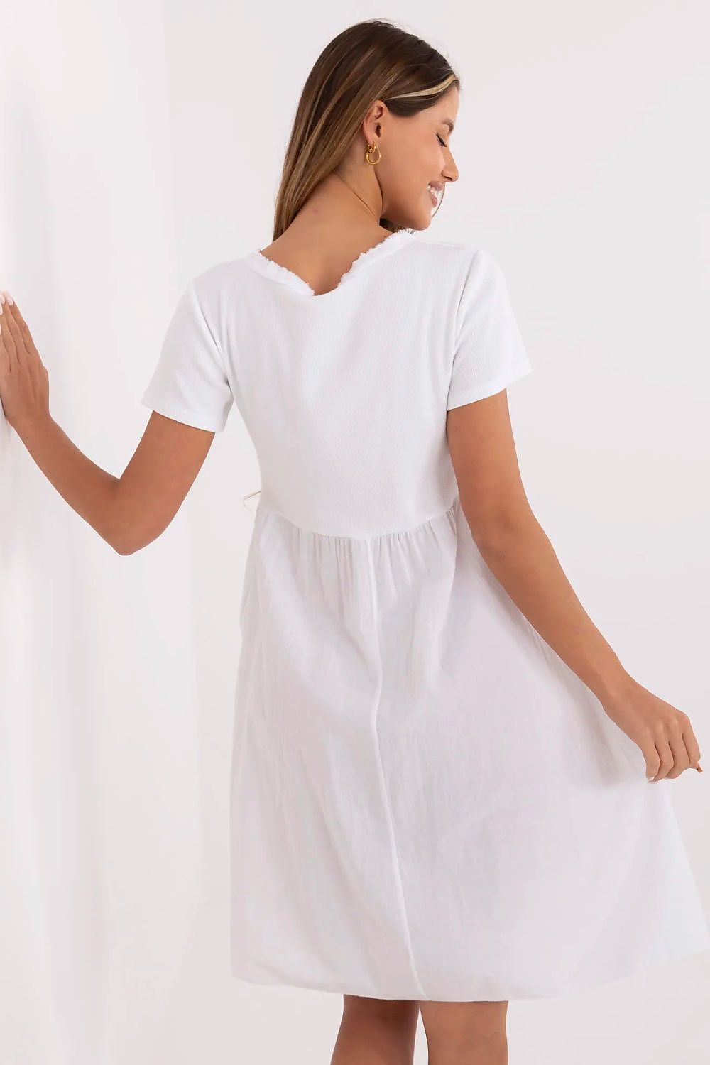 Chic knee-length dress by Italy Moda with a breathable cotton blend, emphasizing comfort and elegance for everyday wear.