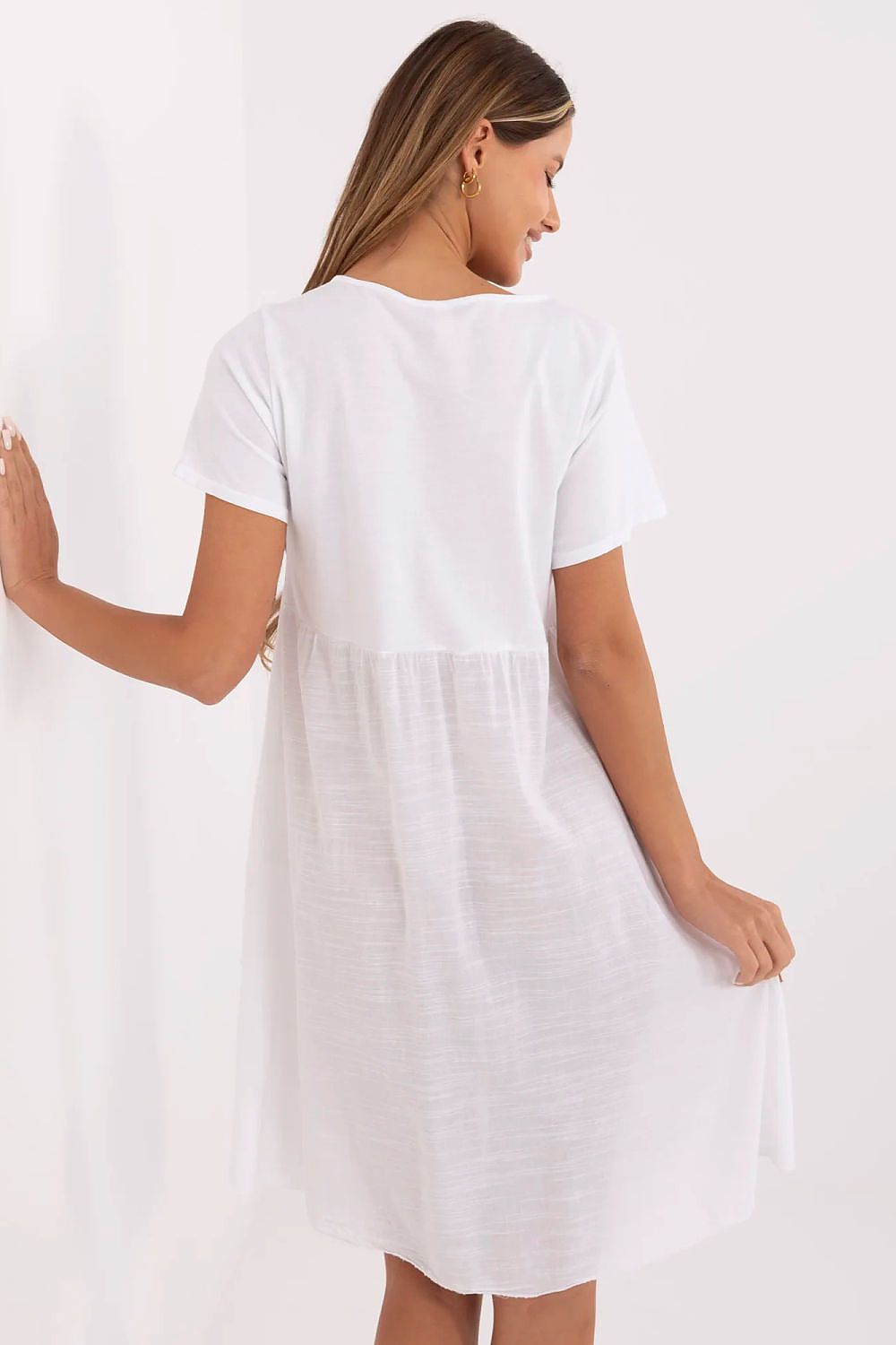 Full view of Italy Moda's knee-length light flared summer dress, featuring short sleeves and a comfortable round neckline.