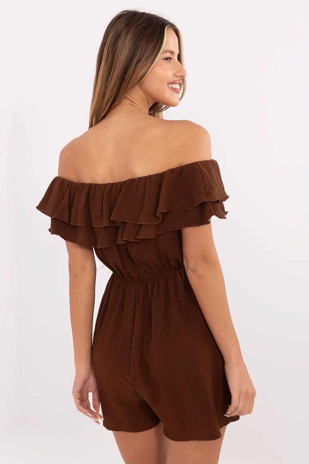 Versatile summer jumpsuit by Italy Moda, expertly crafted from natural cotton for breathability and a flattering off-the-shoulder style.