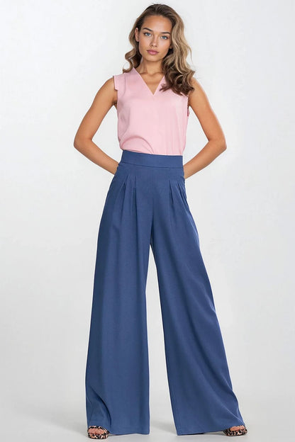Chic women's palazzo trousers with a high waist by Nife, featuring decorative pleats and a flowy silhouette.