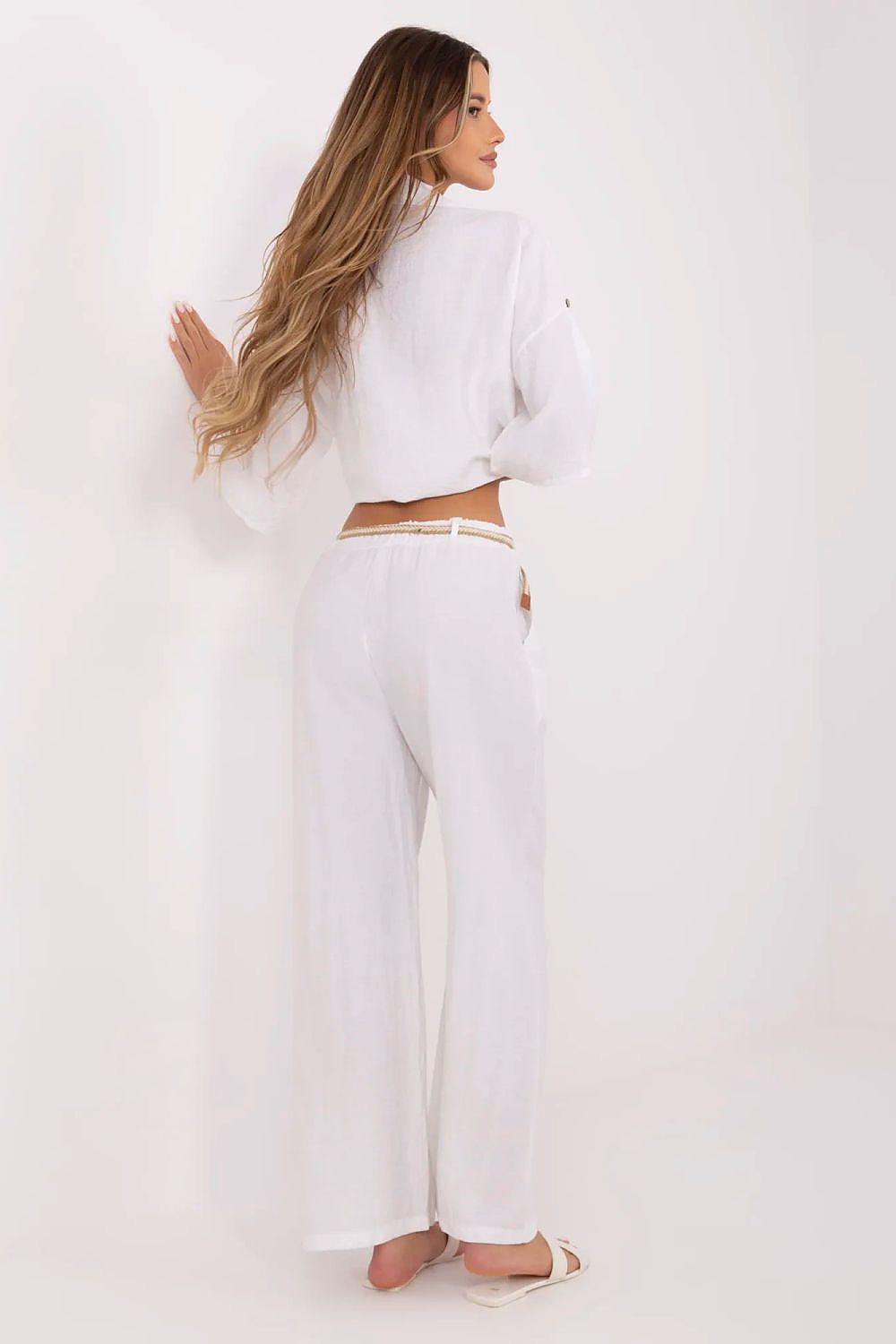 Italy Moda high-waisted wide leg trousers for women, combining comfort and sophistication in a lightweight viscose-linen blend.