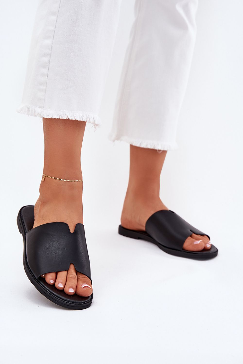 Luxurious eco-leather sandals for women by Step in Style, featuring elegant flip-flop design perfect for summer comfort in sizes EU 36-41.