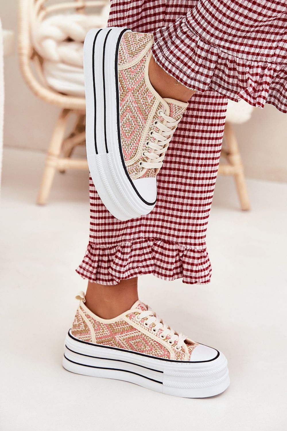 Luxury women’s platform sneakers from Step in Style featuring a classic laced design with a comfortable rubber sole, perfect for everyday elegance.