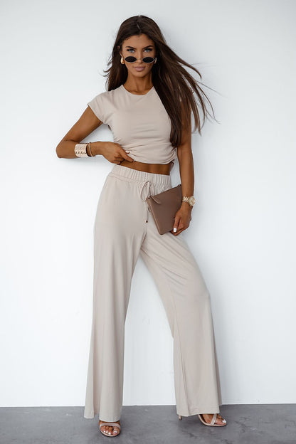 Detail of LaBalancia's luxurious long pants with elastic waistband and tie, designed for ultimate comfort and style in viscose fabric.