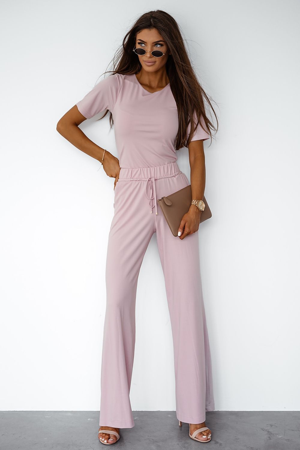 LaBalancia Women's Comfort Set featuring a stylish viscose and elastane blouse paired with elegant long pants, showcasing luxury design and exceptional comfort. Ideal for everyday wear and leisure.