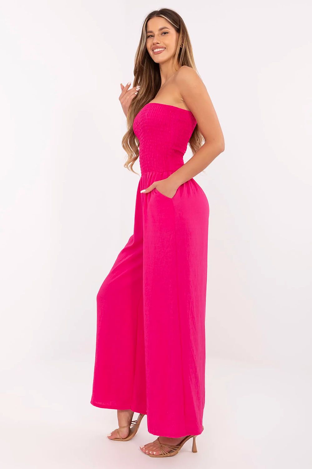 Italy Moda sophisticated EU size 0 jumpsuit, featuring a minimalist design with gathers for added elegance and ease.