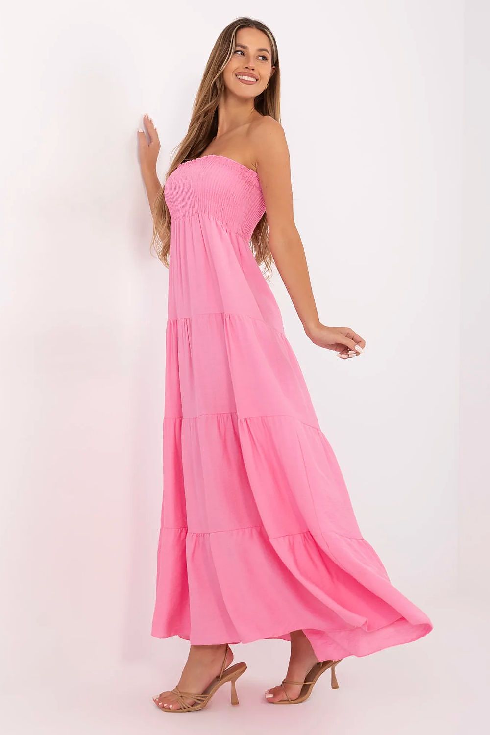 Full view of the sleeveless summer maxi dress by Italy Moda, designed for comfort and effortless style when paired with sandals.