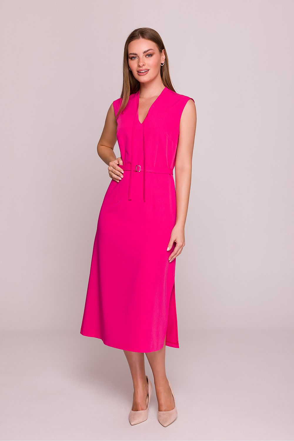 Elegant midi daydress by Stylove, featuring a luxurious satin finish, V-neck design, and tailored waist to accentuate feminine curves, available in sizes S to XXL, made in Poland.