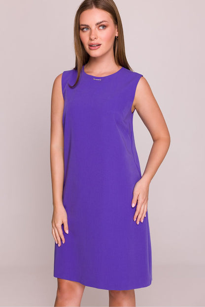 Stylove daydress styled for everyday elegance, highlighting a comfortable trapezoidal fit, perfect for office wear or casual outings.