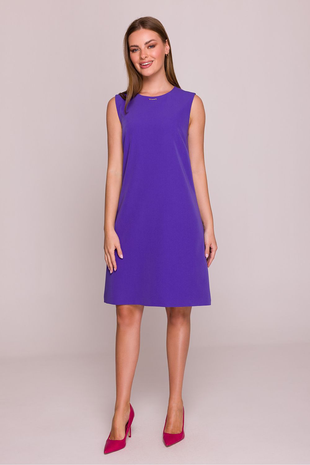 Stylove satin daydress in versatile fit, worn elegantly to emphasise movement and feminine style, suitable for any occasion.