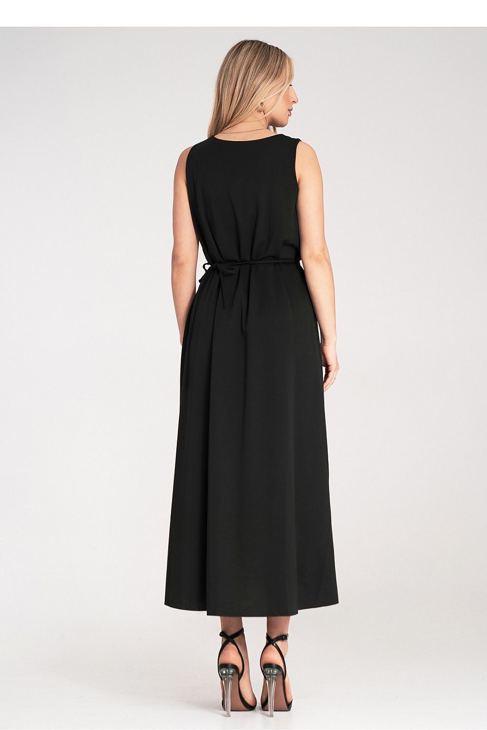 Full view of Figl's elegant maxi dress in EU size 0, combining comfort and luxury with its smooth knitwear fabric.