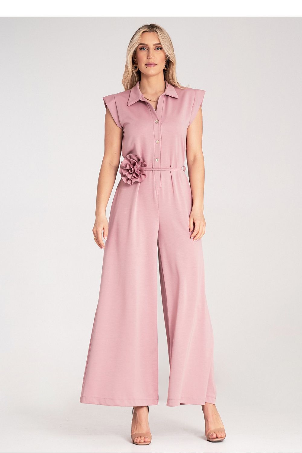 Model wearing Figl's luxury collar jumpsuit with wide legs, epitomising stylish comfort in a sophisticated ensemble.