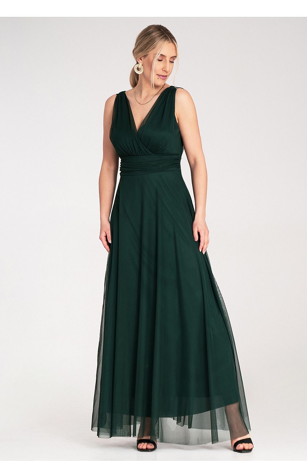 Full view of the Figl Maxi Sleeveless Dress styled elegantly for a formal occasion, perfect for evening wear.