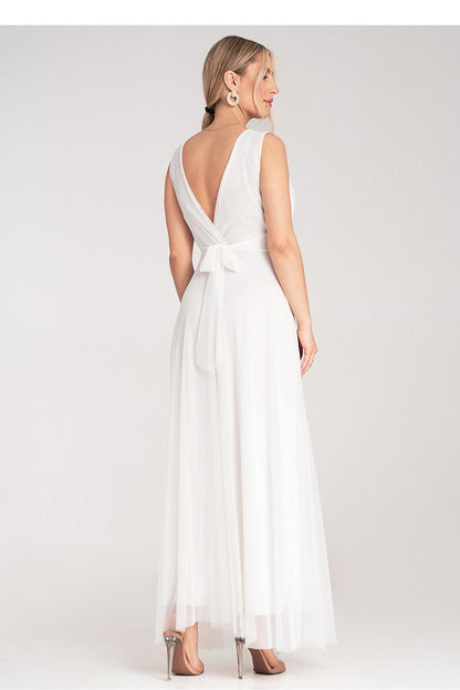 Detailed view of the ruched bodice of the Figl Elegant Maxi Sleeveless Cocktail Dress, showcasing the flattering silhouette.