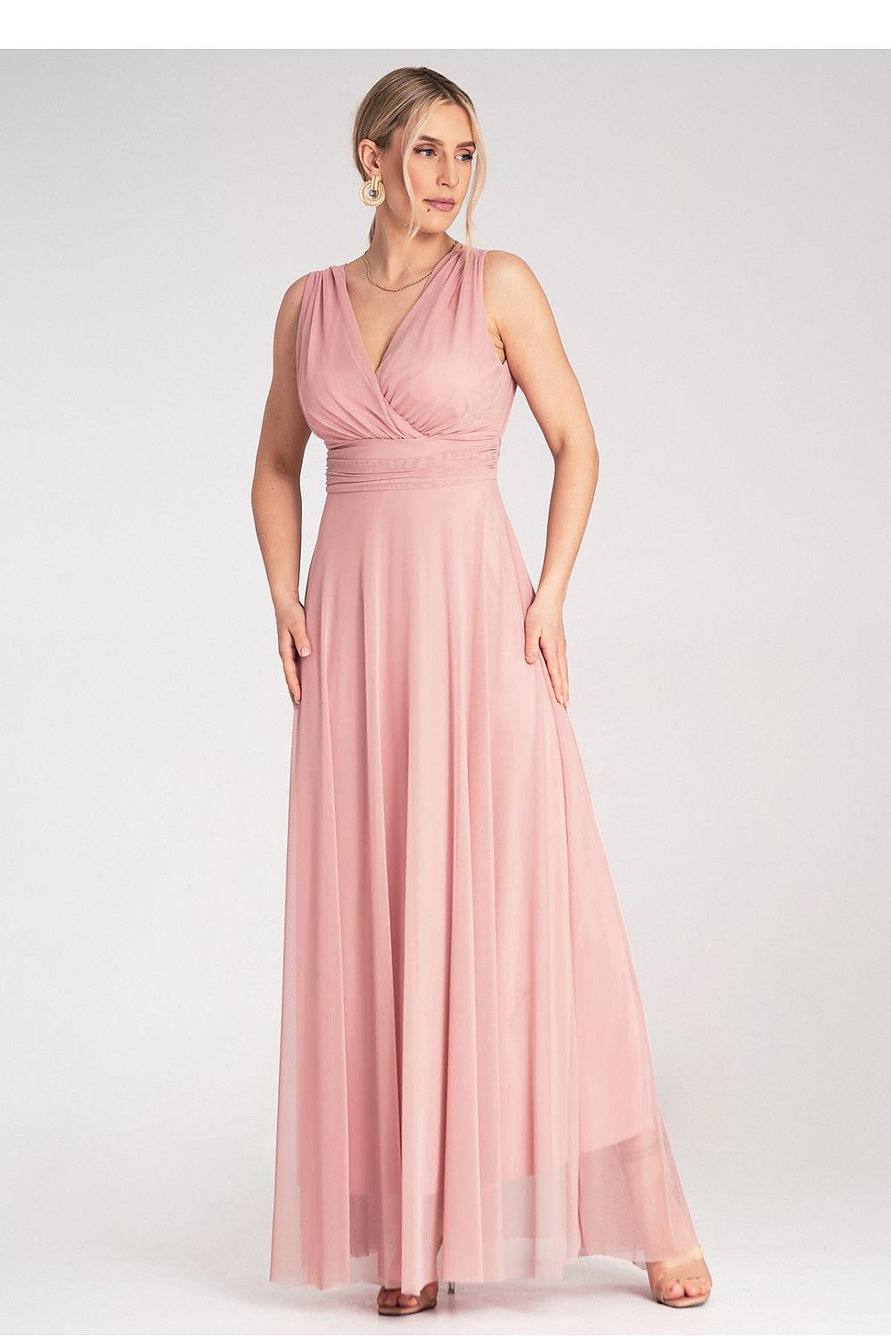 Complete look at the Figl Elegant Maxi Sleeveless Cocktail Dress, embodying sophistication and elegance for special occasions.