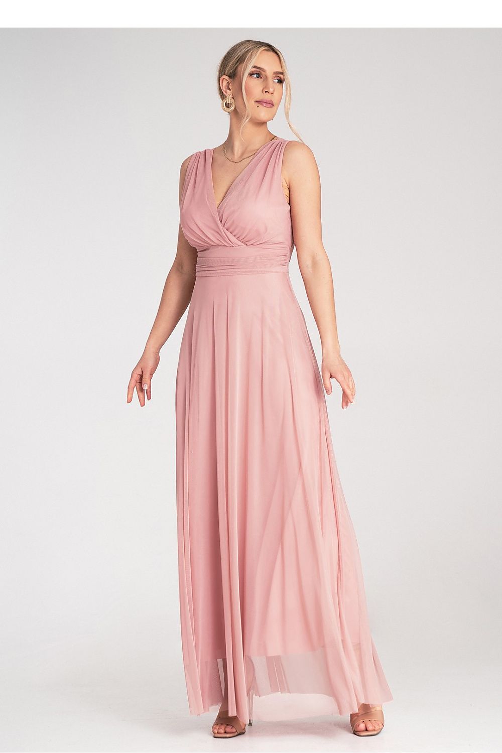 Luxurious Figl maxi dress with a ruched bodice and wide band under the bust, designed for a flattering fit and elegant style.