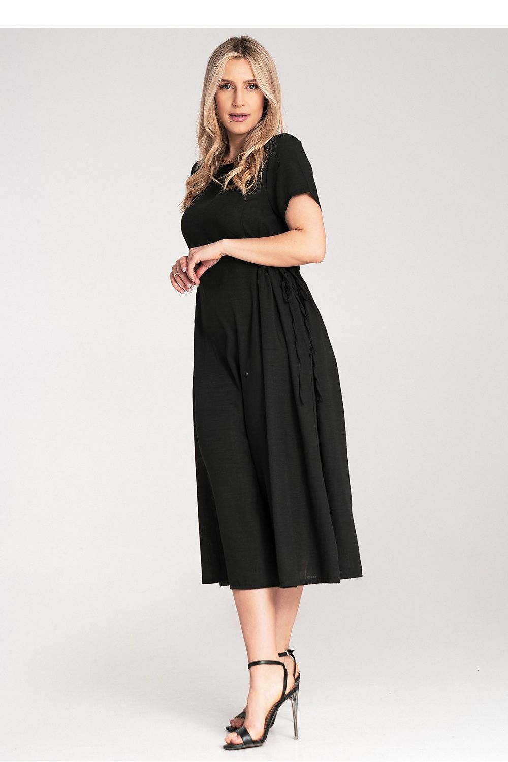 Figl elegant midi dress with short sleeves and round neckline, showcasing the soft flared bottom, perfect fit for sophisticated occasions.