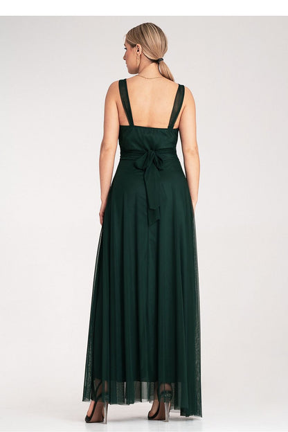 Close-up of the Figl elegant maxi dress showcasing the subtle ruching detail on the bodice and wide straps for enhanced comfort and style.