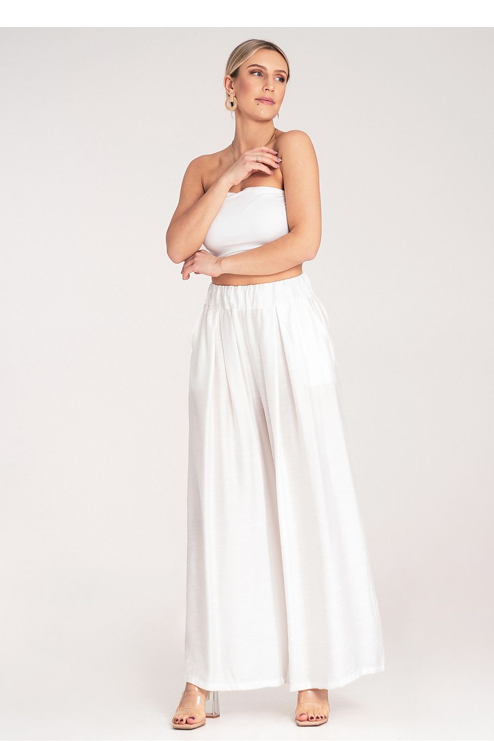 Stylish Figl high waist loose skirt in luxurious breathable material, perfect for chic summer outings, available in EU sizes 0 to Plus.