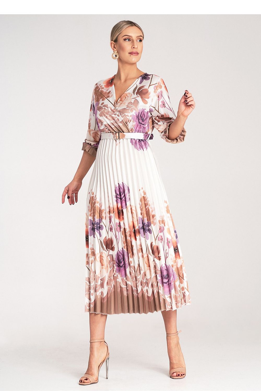 Chic and stylish satin floral maxi dress from Figl designed for elegance with a wrap neckline and elevated comfort.