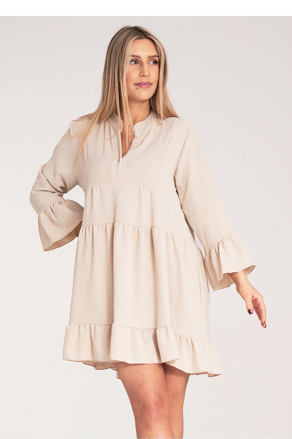 Chic Figl Loose Ruffle Daydress featuring a sophisticated V-Neck design and ruffles, perfect for enhancing summer wardrobes.