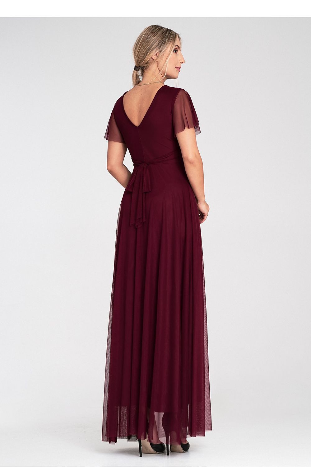Elegant mesh midi dress with sweetheart neckline and butterfly sleeves by Figl, showcasing a flattering silhouette.