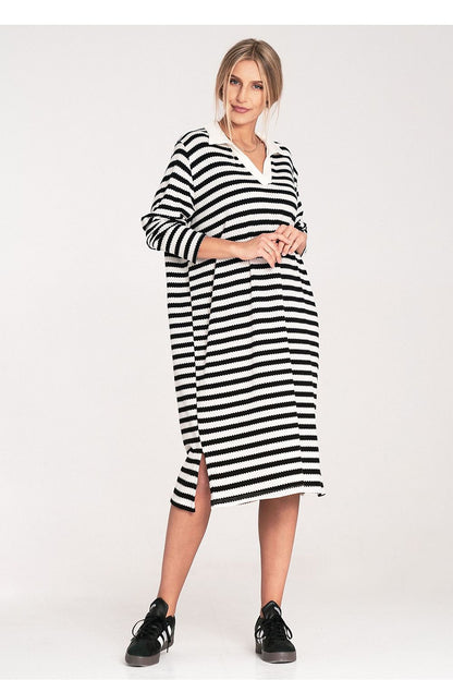 Elegant knitted striped daydress with a collar and long sleeves by Figl, designed for a sophisticated look, one size fits EU 0, perfect for chic occasions.