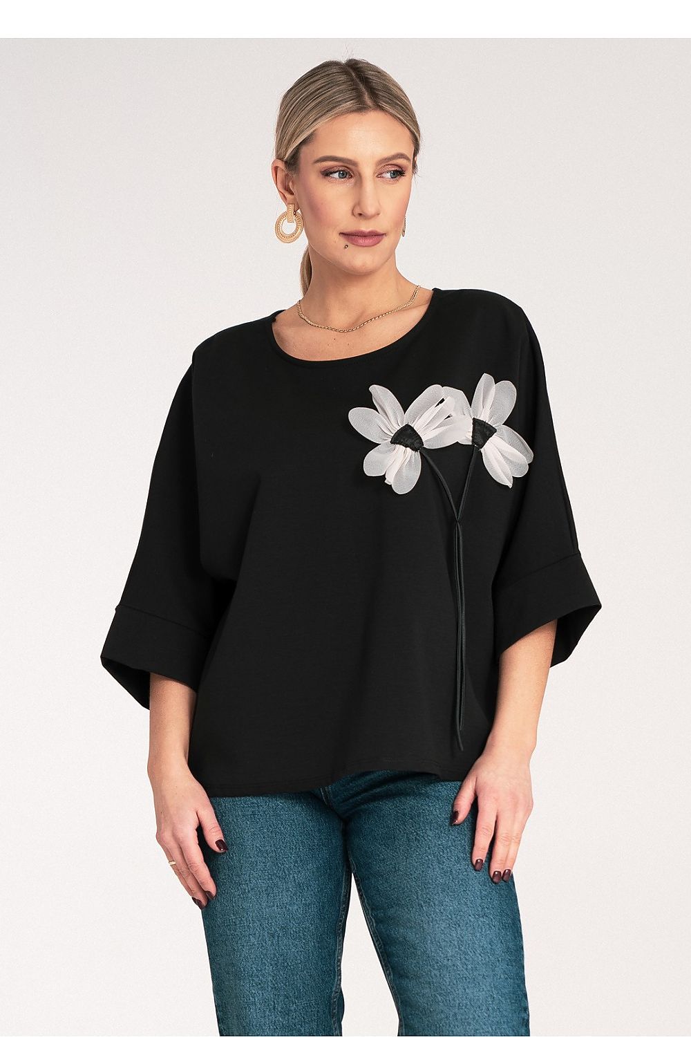 Luxury kimono blouse by Figl, showcasing a floral detail and loose fit with wide cuffs, perfect for elegant occasions.
