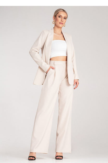 Close-up of Elegant Figl Classic Cut Jacket's interior lining, demonstrating the luxurious craftsmanship behind its classic cut.