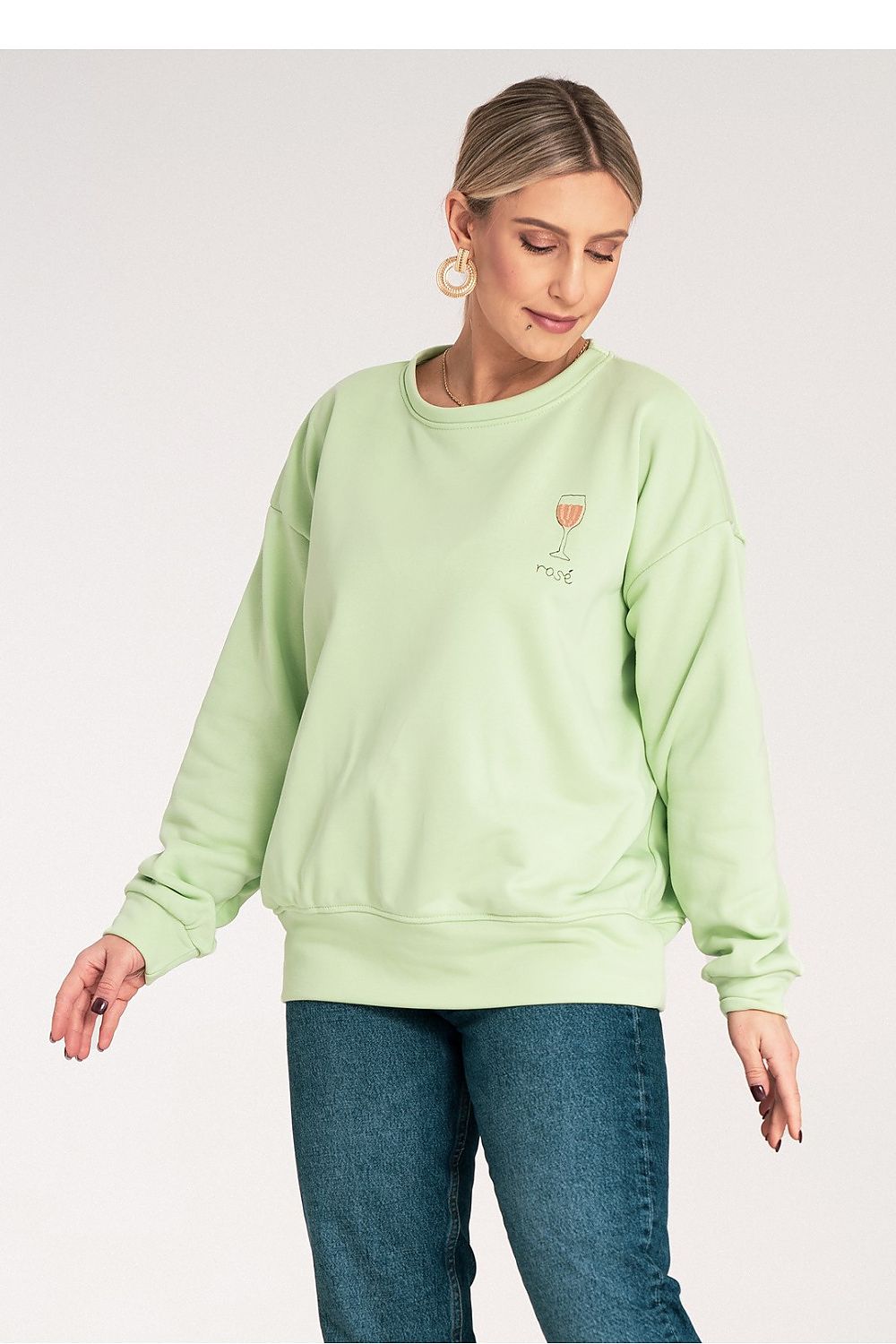 Elegant Figl sweatshirt featuring delicate embroidery on the chest, showcasing a refined yet relaxed style for everyday wear in sizes EU S/M - US S/M.