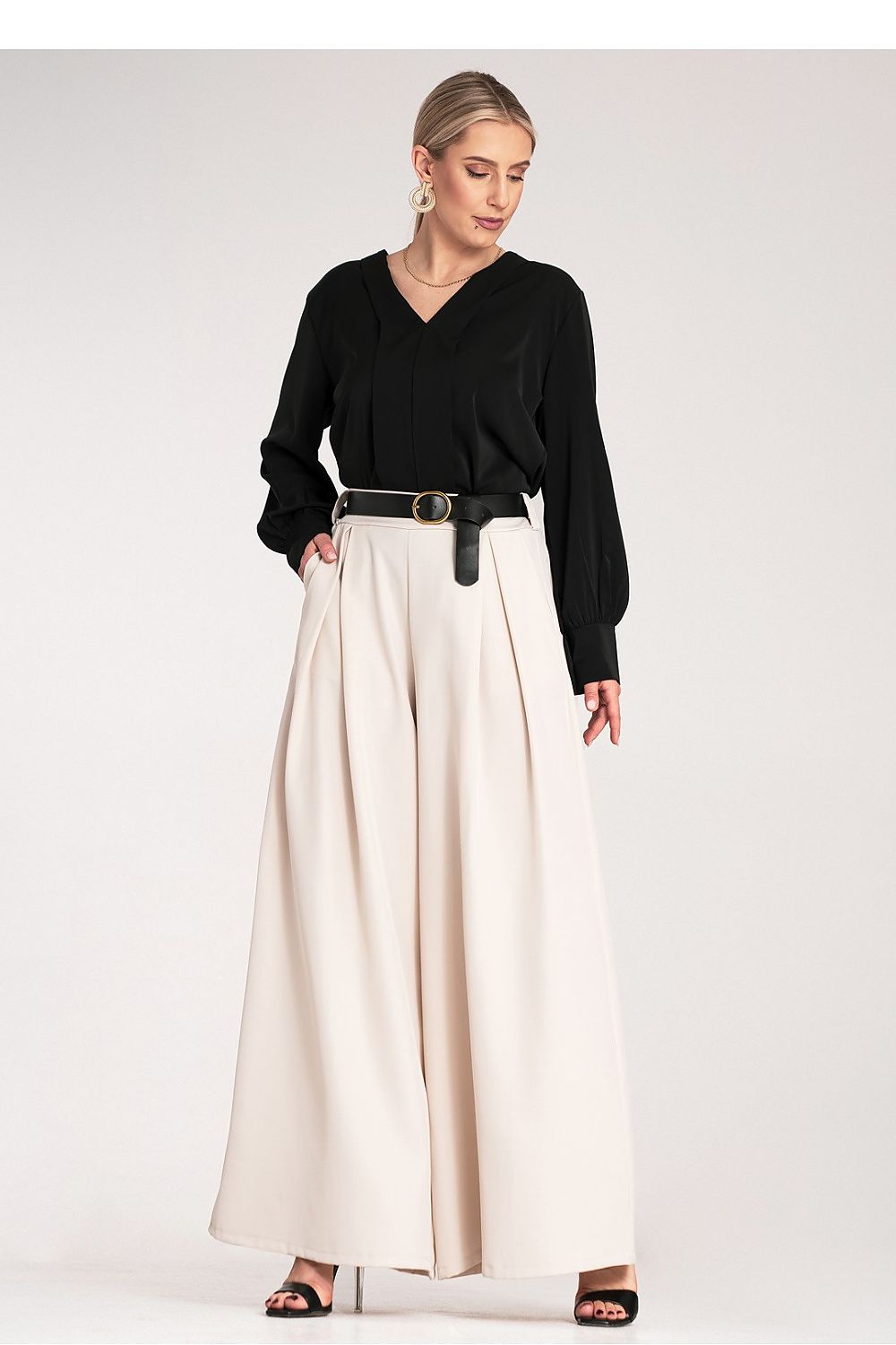 Elegant Figl high-waisted palazzo trousers with a stylish belt, featuring wide legs and pockets, crafted from delicate fabric.
