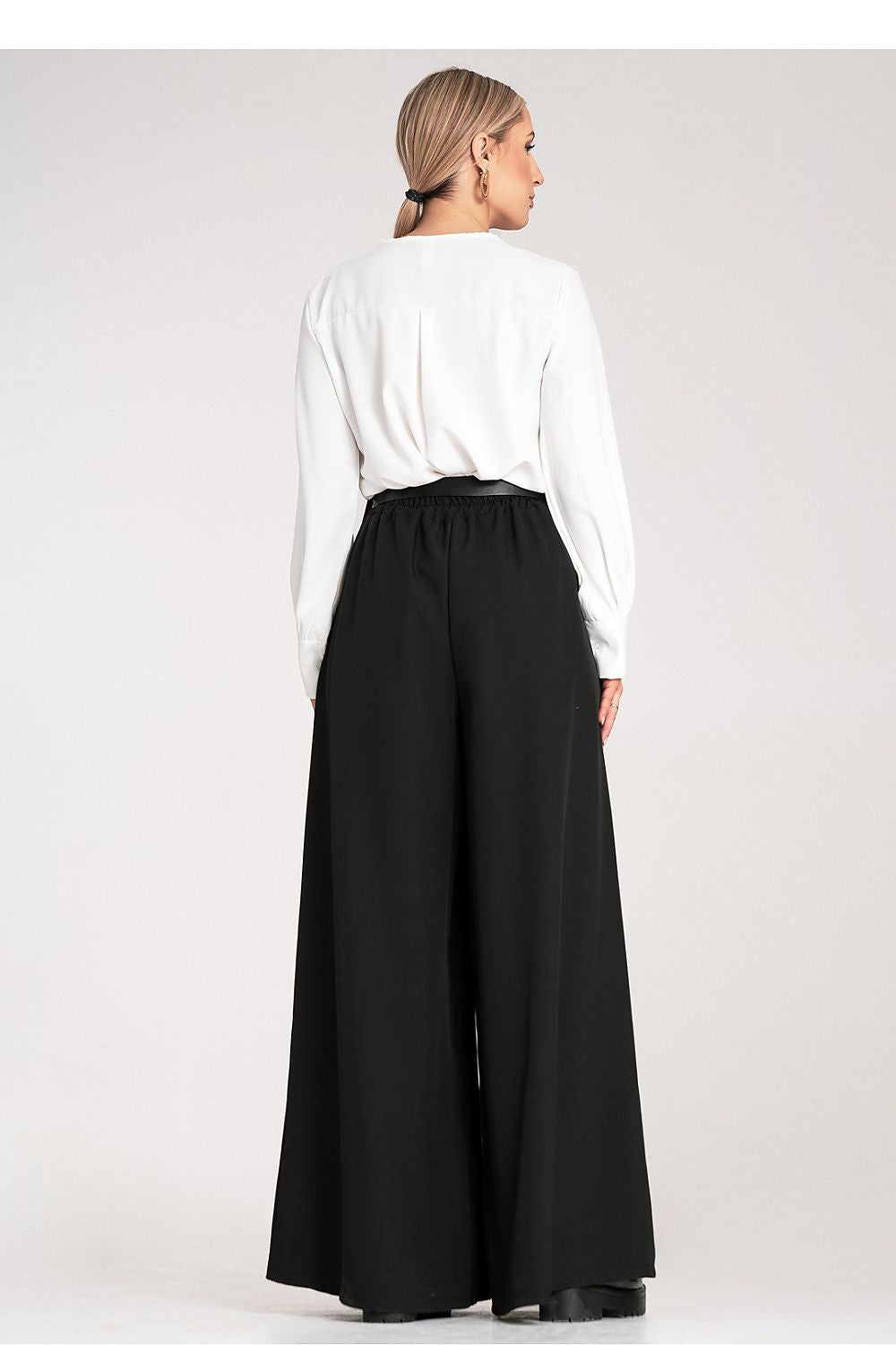Fashionable elastic waist palazzo trousers from Figl, designed with wide legs for ultimate comfort and style.