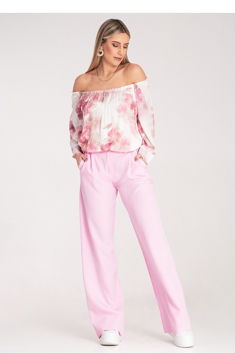 Elegant Figl Women's Trousers on display, highlighting the stunning loose fit and versatility for various occasions.