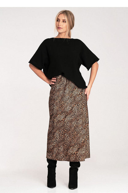 Elegant Figl luxury satin midi skirt in size EU S/M US S/M, featured in a stylish ensemble with a chic background.