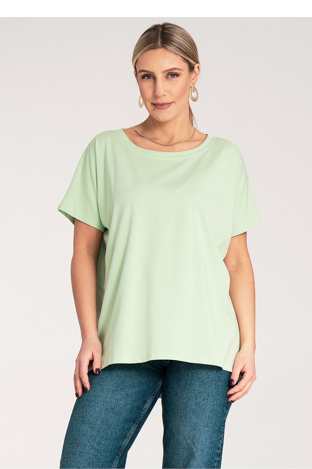 Elegant women's t-shirt by Figl, highlights include short sleeves and tailored fit, perfect for luxurious casual wear.