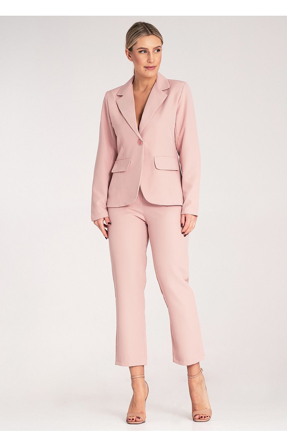 Stylish women's suit by Figl showcasing a fitted silhouette with exquisite details for a polished appearance.
